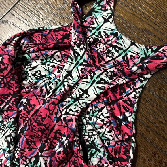 Tart – Marrissa Tank
MOTLEY GEO - size Small - like new! - Picture 2 of 3